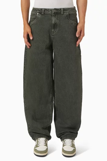 بنطال جينز بقصة فضفاضة دينم