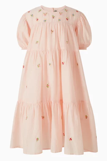 فستان مطرز بطبقات متعددة