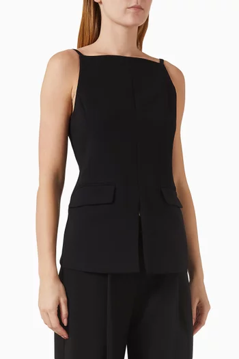 بلوزة بظهر مكشوف