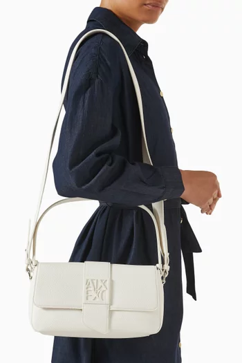 حقيبة كتف بشعار الماركة