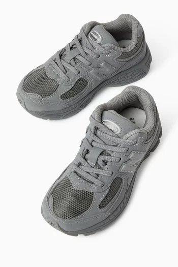 سنيكرز 2002 برباط