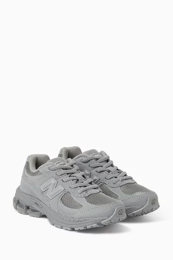 سنيكرز 2002 برباط