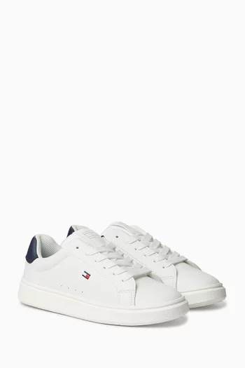 سنيكرز بشعار الماركة