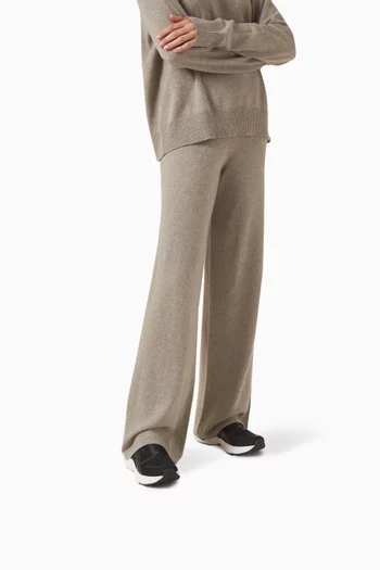 سنيكرز سامي قنب بنقشة شعار الماركة وجلد