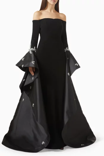 فستان سهرة بأكتاف مكشوفة وتطريزات