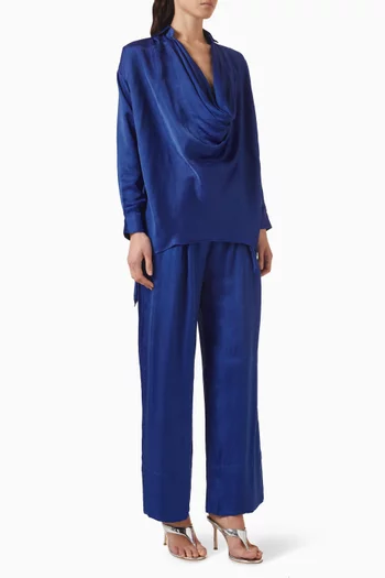 طقم بلوزة بفتحة رقبة مطوية وبنطال