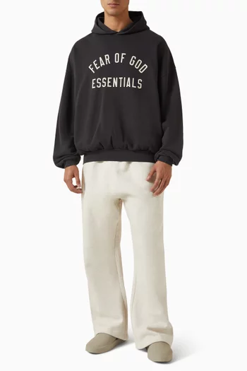 كنزة بغطاء رأس وقصة من التسعينيات صوف