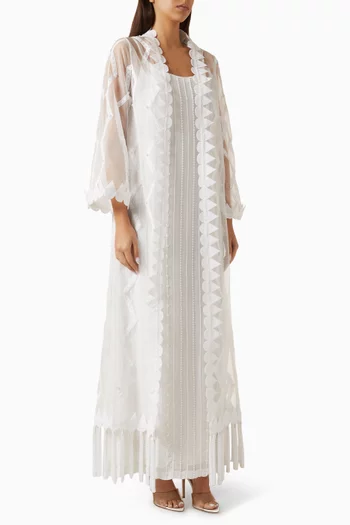 عباية مزينة بتطريزات أورجانزا هندي