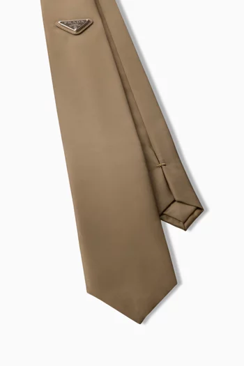 ربطة عنق بشعار الماركة المعدن نايلون معاد تدويره