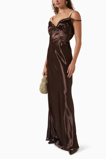 فستان بشعار الماركة ستان