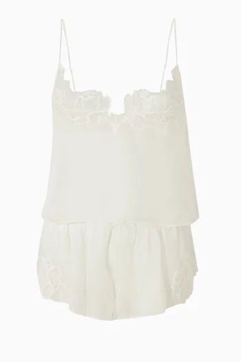 طقم كاميسول وشورت رومانس مزين بدانتيل