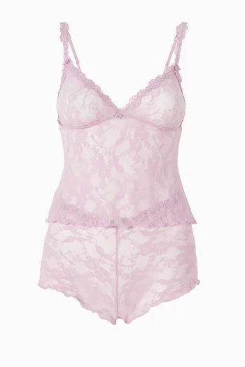 طقم كاميسول بفتحة رقبة مثلثة وشورت دانتيل مطاطي