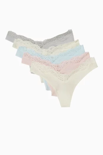 طقم ثونغ بتصميم قصير في الأمام دانتيل فيتس إيفري بودي