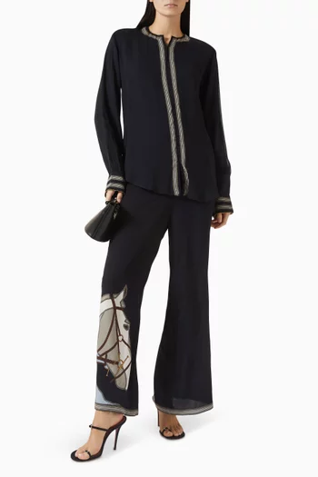 طقم متناسق مزين بنقشة