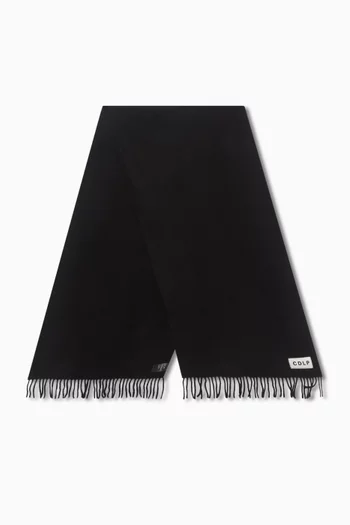 وشاح بحواف منسلة صوف