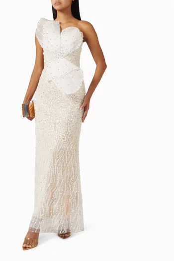 فستان سهرة بعقدة وتطريزات