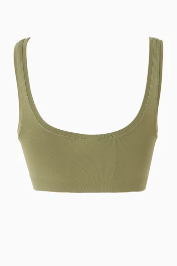 بلوزة قصيرة بفتحة رقبة عميقة