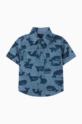 قميص بأزرار ونقشة حوت