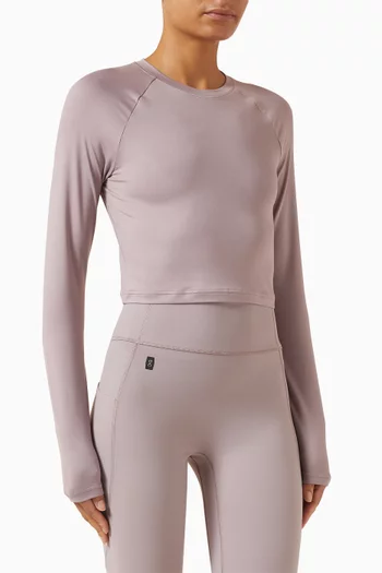 بلوزة ستوديو تي قصيرة بأكمام طويلة