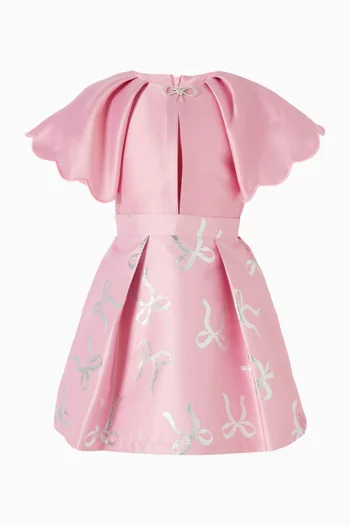 بلوزة بأكمام جرس