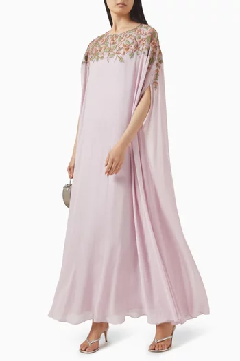 قفطان مزين بتطريزات زهور