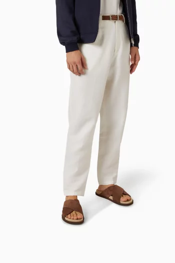 حذاء مفتوح بسيور متقاطعة شمواه