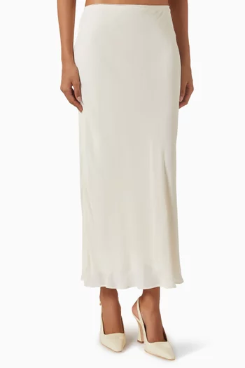 تنورة ليلى متوسطة الطول