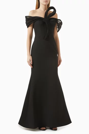 فستان سهرة بأكتاف مكشوفة