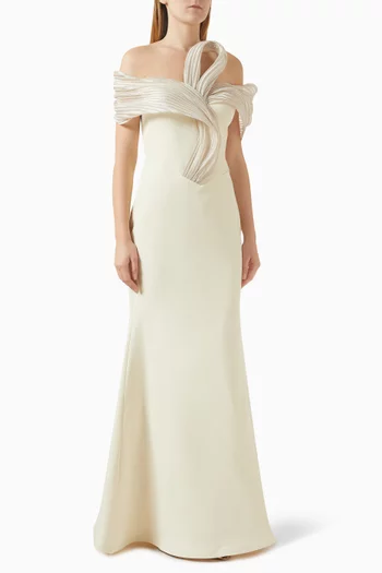 فستان سهرة بأكتاف مكشوفة