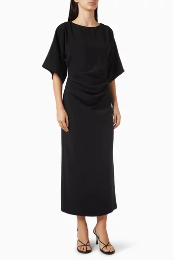 فستان طويل بكشكش على الخصر