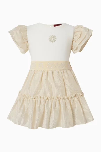 تنورة قصيرة بطبقات