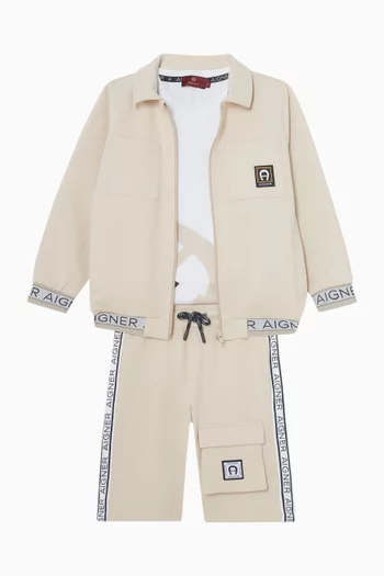 جاكيت بشعار الماركة وجيب وسحّاب