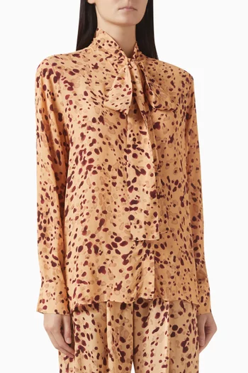 بلوزة بنقشة ووشاح قابل للربط عند الرقبة