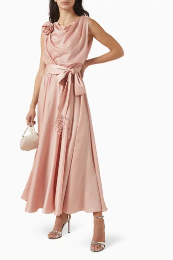 فستان بدرابيه وزهرة بارزة