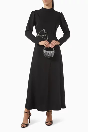 فستان طويل مطرز