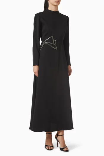 فستان طويل مطرز