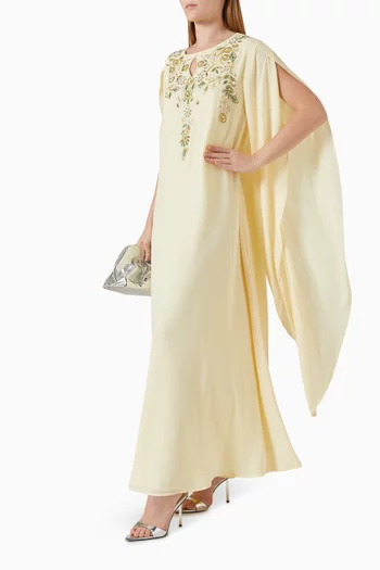 قفطان مزين بتطريزات شيفون