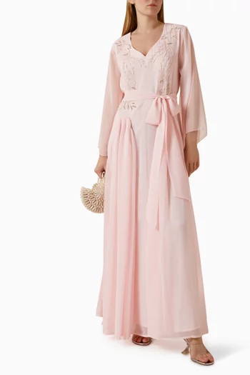 قفطان مزين بتطريزات شيفون