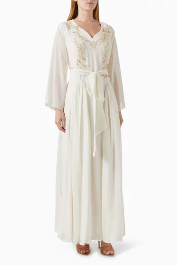 قفطان مزين بتطريزات شيفون