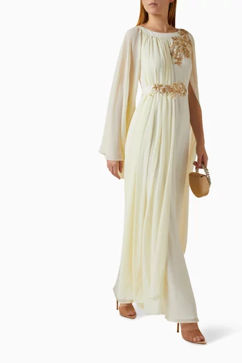 قفطان مزين بتطريزات شيفون