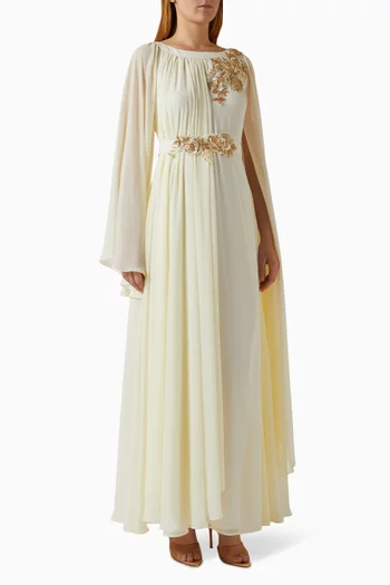 قفطان مزين بتطريزات شيفون