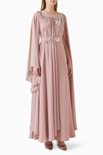 قفطان مزين بتطريزات شيفون