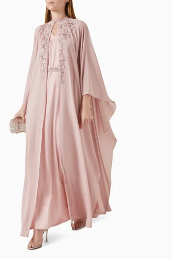 قفطان مزين بتطريزات شيفون