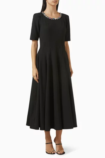 فستان لوتشيا مزين بتطريزات