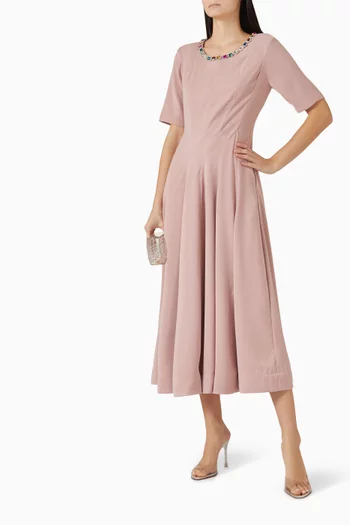 فستان لوتشيا مزين بتطريزات