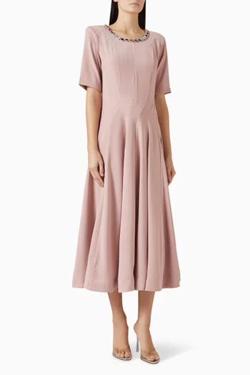 فستان لوتشيا مزين بتطريزات