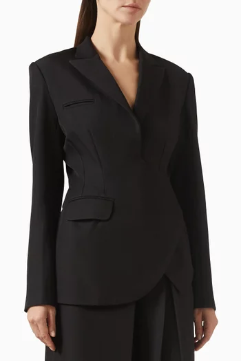 جاكيت بقصة منحوتة