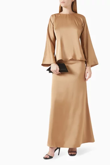 بلوزة برباط في الخلف ستان حريري