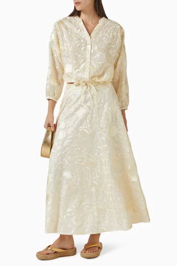 تنورة طويلة مطرزة