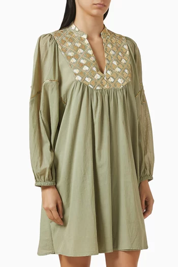 فستان قصير مطرز